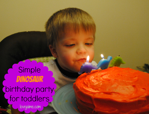 Simple, fun dinosaur birthday party