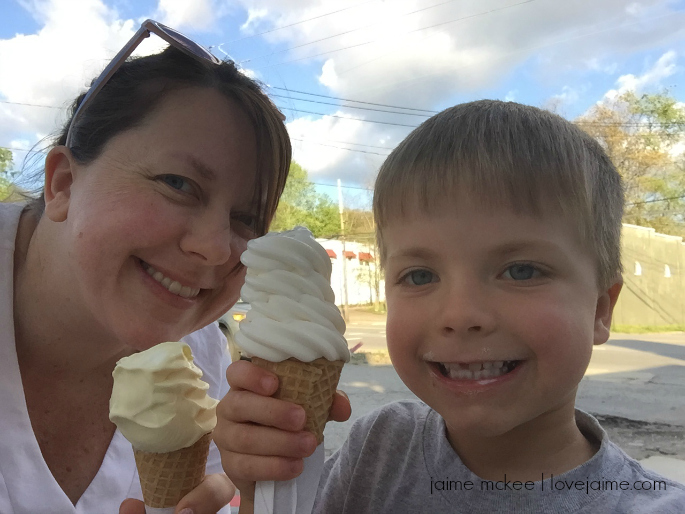 mommy-and-me -ice-cream