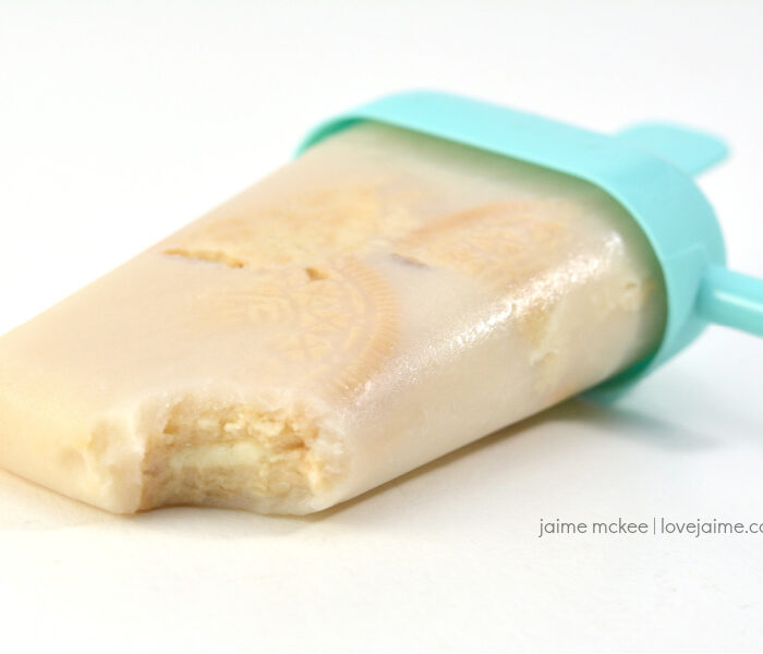 Treat yourself with this Milk and Cookies Popsicles recipe