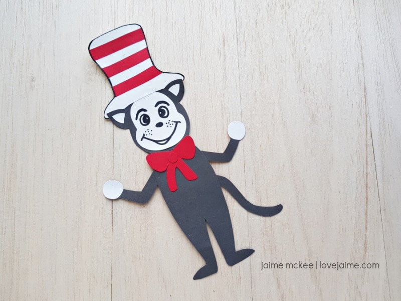 This Cat in the Hat puppet is a fun paper craft for kids! 